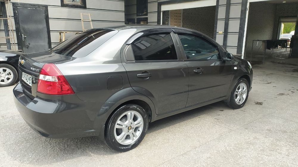 Продается Нексия 3 /4 поз своя не битая и не крашенная.