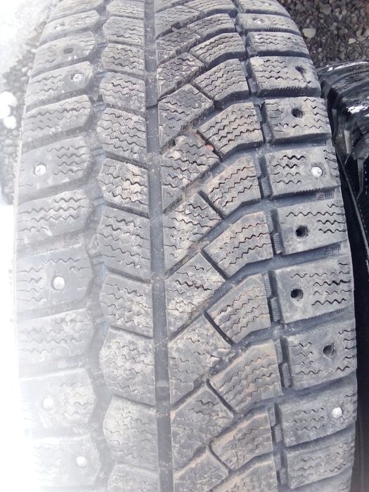 Продам резину viatti 195/65/R15