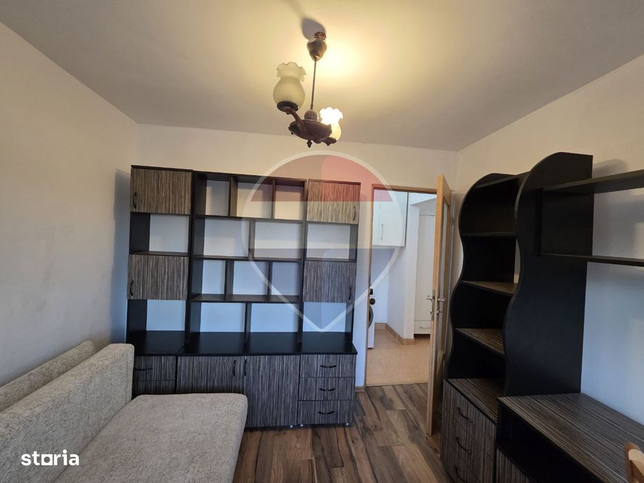 Apartament 4 camere decomandat etaj 2 centrala în zona Confectii