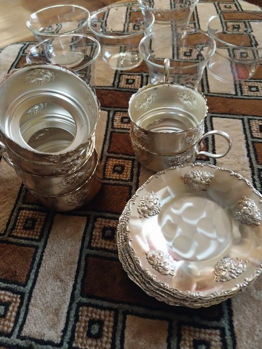 Старинные чашки с тарелочками