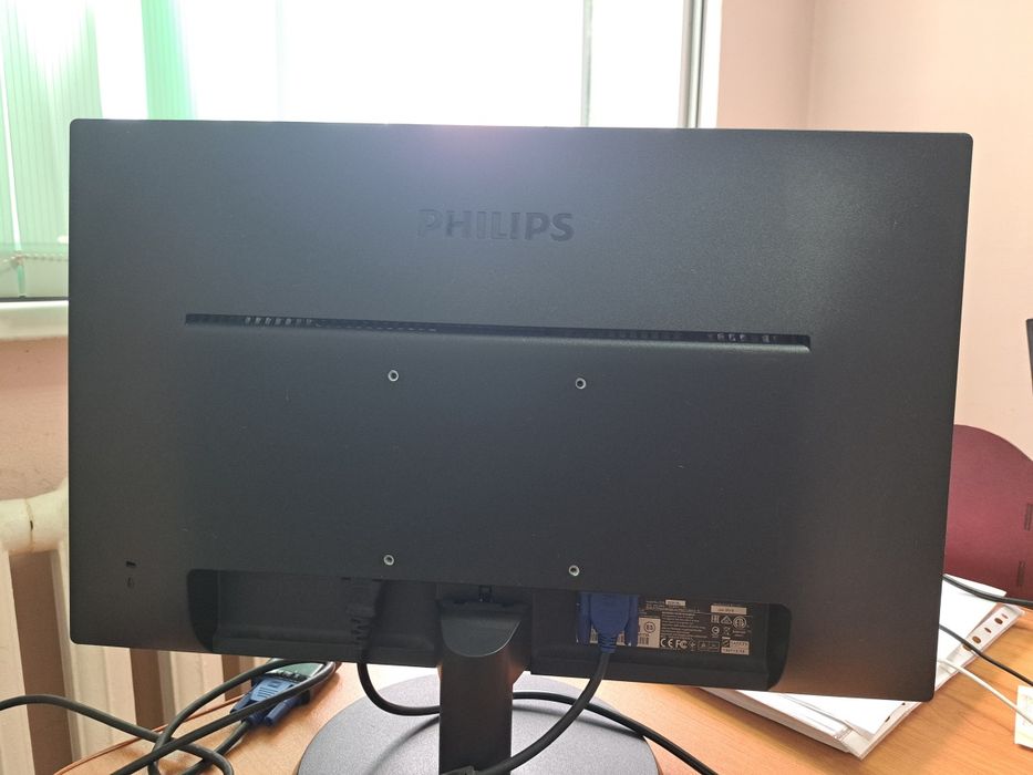 Продам монитор PHILIPS 223V