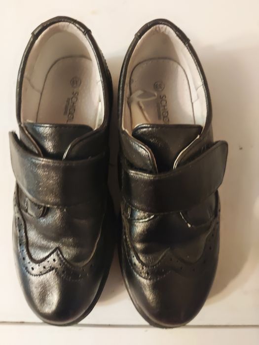 Продам детские кроссовки