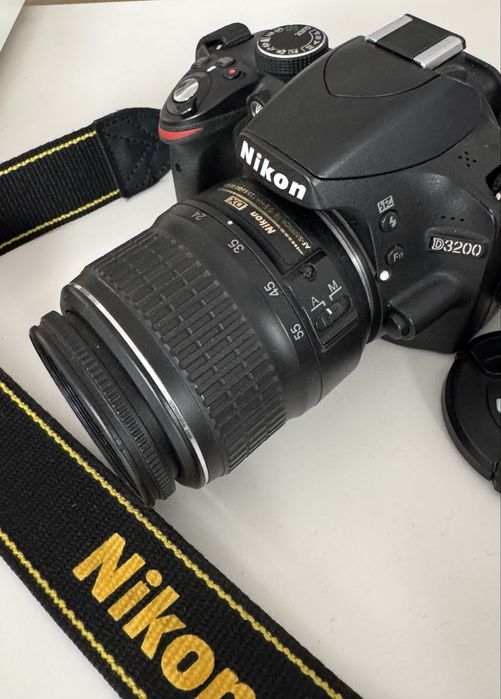 Nikon D3200 + obiectiv 18–55mm – stare foarte bună !