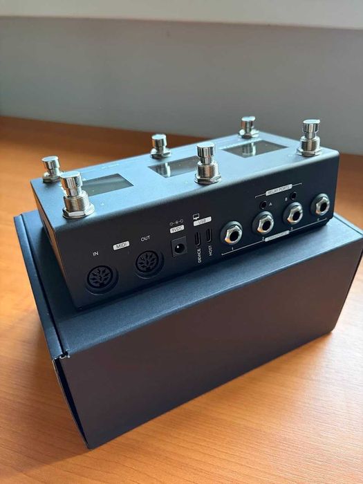 Morningstar MC6 Pro MIDI Controller