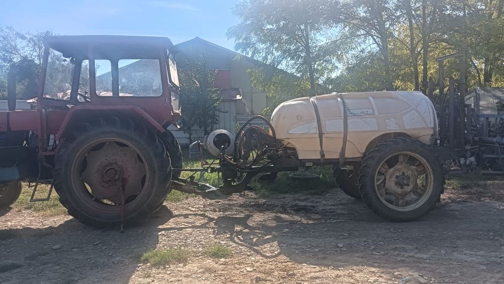 Vand tractor U650 cu pompa de erbicidat