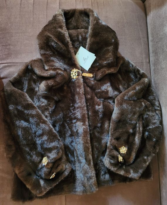 Дамско палто с  косъм