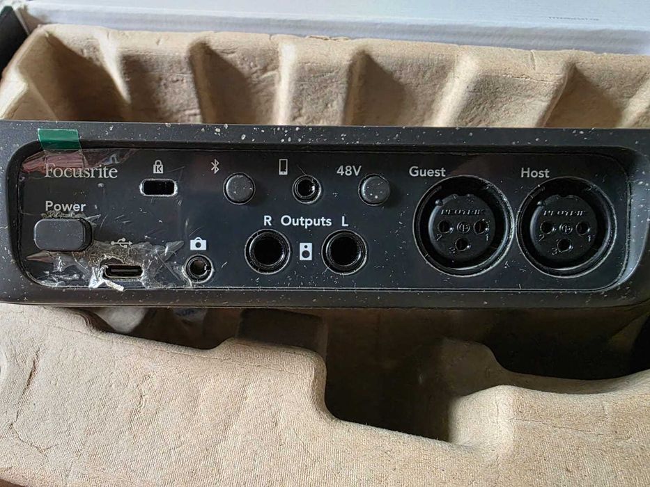 Focusrite Vocaster Two Podcast Interface