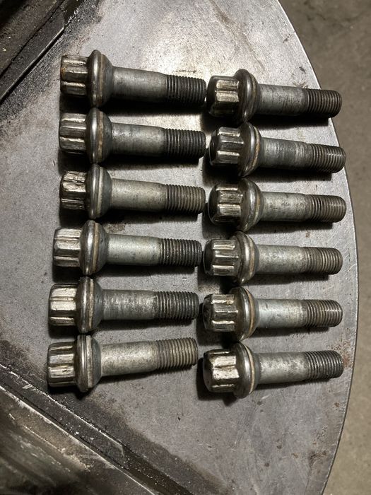 Болтове за Мерцедес