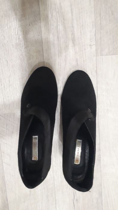 Продам замшевые ботельены