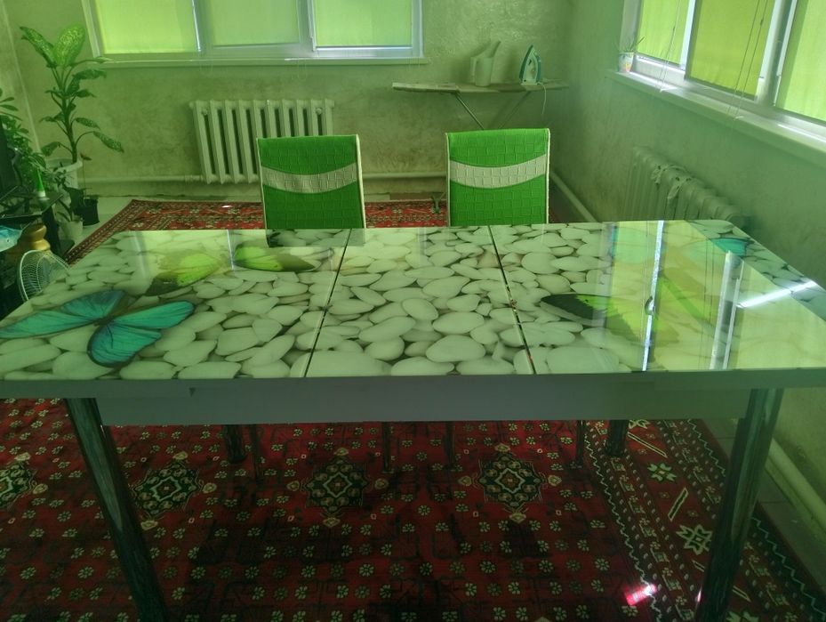 Шәй үстел сатылады.