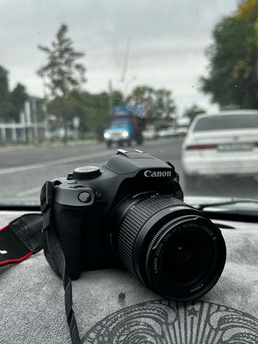 Фотоаппарат Canon 1300 D