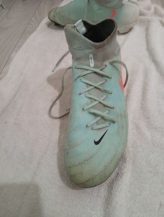 Vând ghete de fotbal într-o stare bună