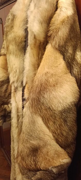 Haina blana de lup canadian lunga NOU