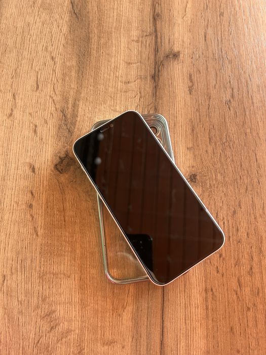 Продаеться айфон 12,