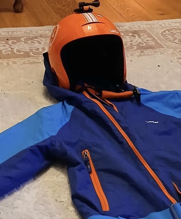 Costum ski tip combinezon si casca 12-14 ani