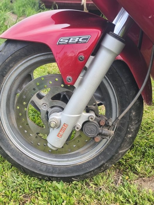 Vând scuter Peugeot 2t fac și schimb