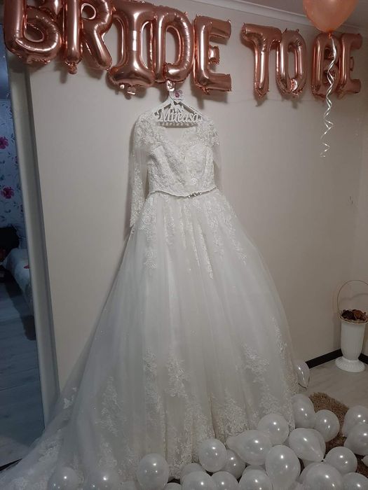 Vând rochie de mireasă Aryanna Karen