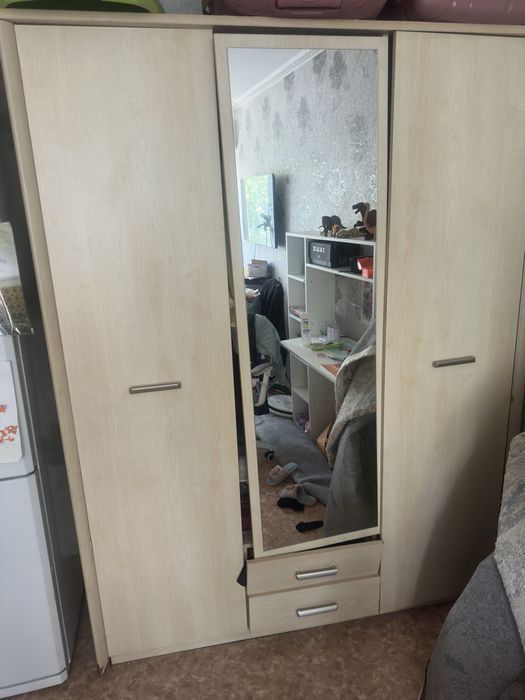 Мебель бу продам.