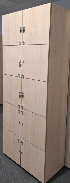 Шкаф 2000х800х440 с 10 отделения за класьори или лични вещи - 16 бр.