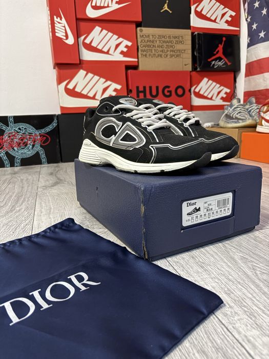 Dior b30 cu mici defecte