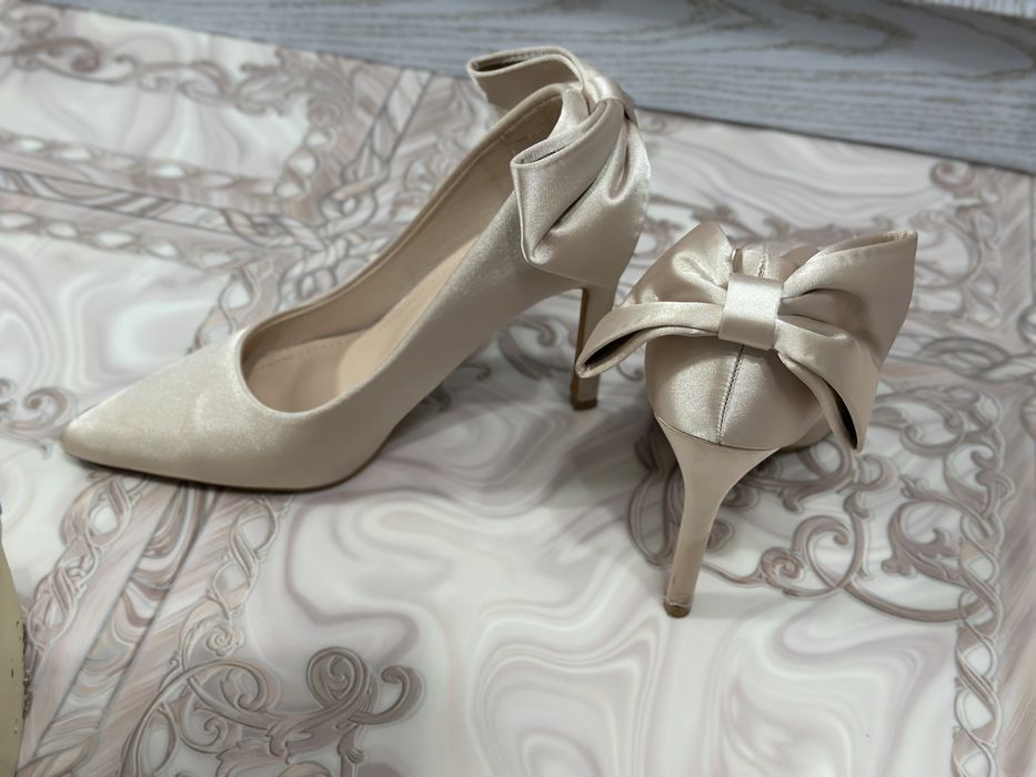 Продам Туфли 2000