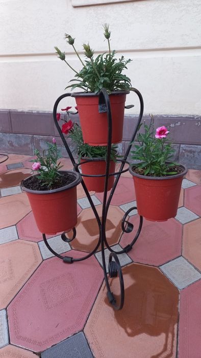 Подставка для цветов