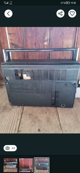 2 Radiouri vechi :Vef 206 si Jalta 61T