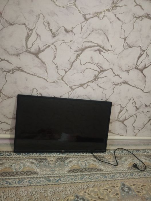 Lg televizor Satiladi 43 ekran