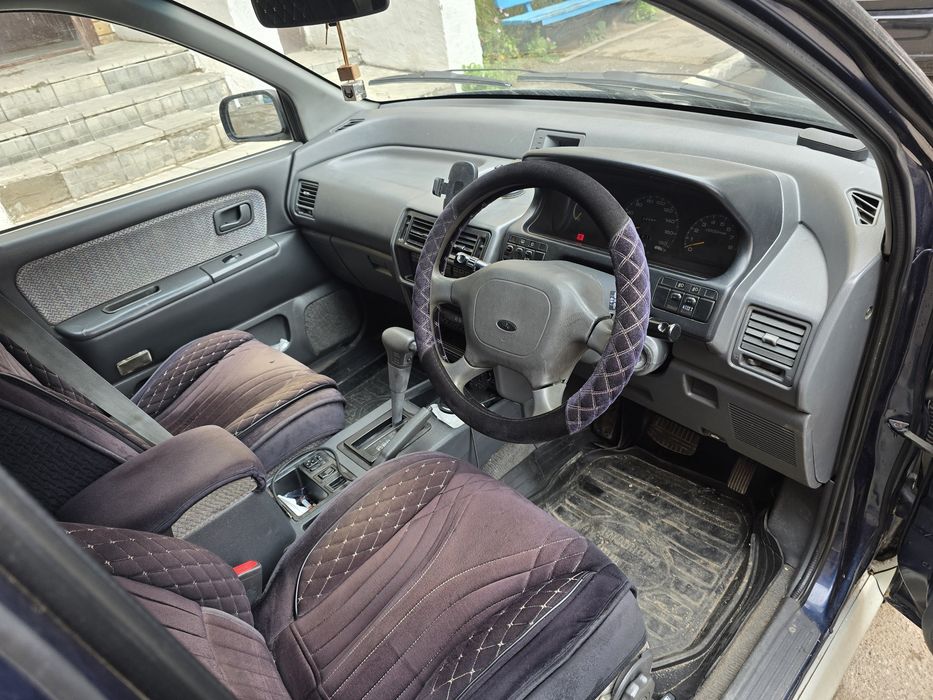 Продам машину Mitsubishi Chariot 1995г