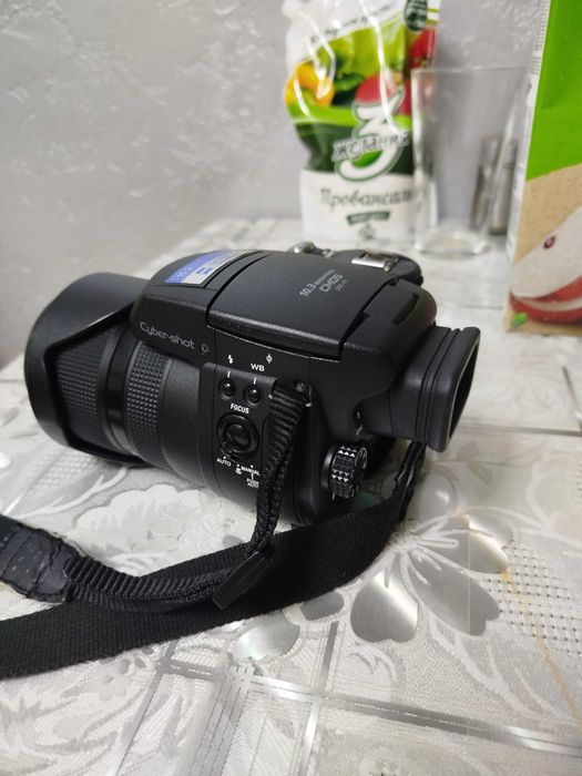 Фотоаппарат Sony DSC-R1