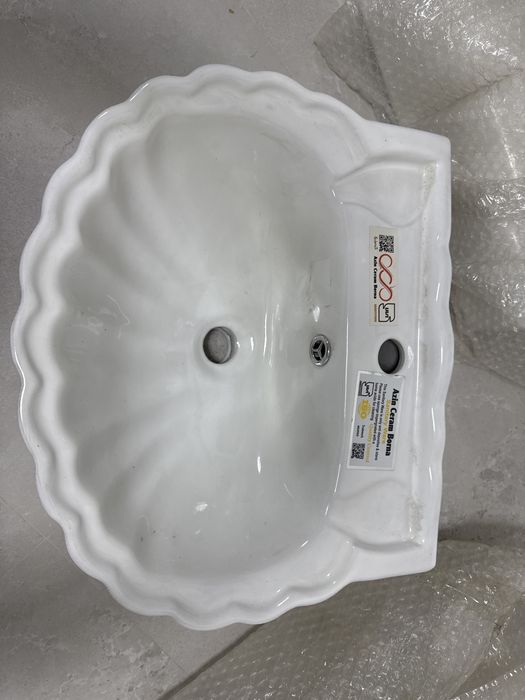 Раковина-ракушка с пьедесталом