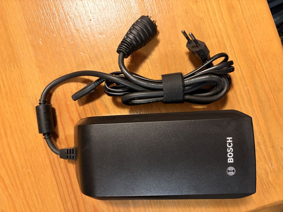 Bosch E-bike Fast Charger 6A /зарядно за електрически велосипед