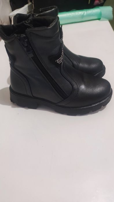 Ботинки на девочку 27 р-р