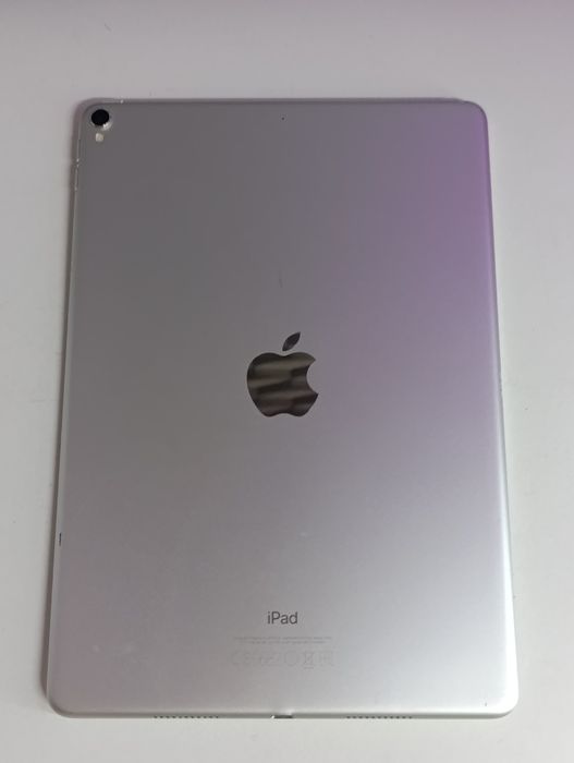 Tableta Apple ipad pro 10.5 256 gb cu ultimul soft fără cont impecabila