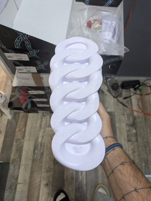 versace chain reaction