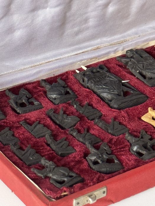 Продам старинные шахматы