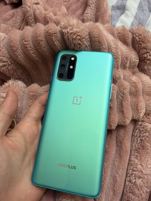 One plus 8t продам срочно