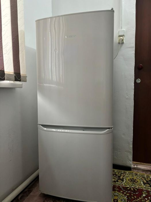 Холодильник б/у.