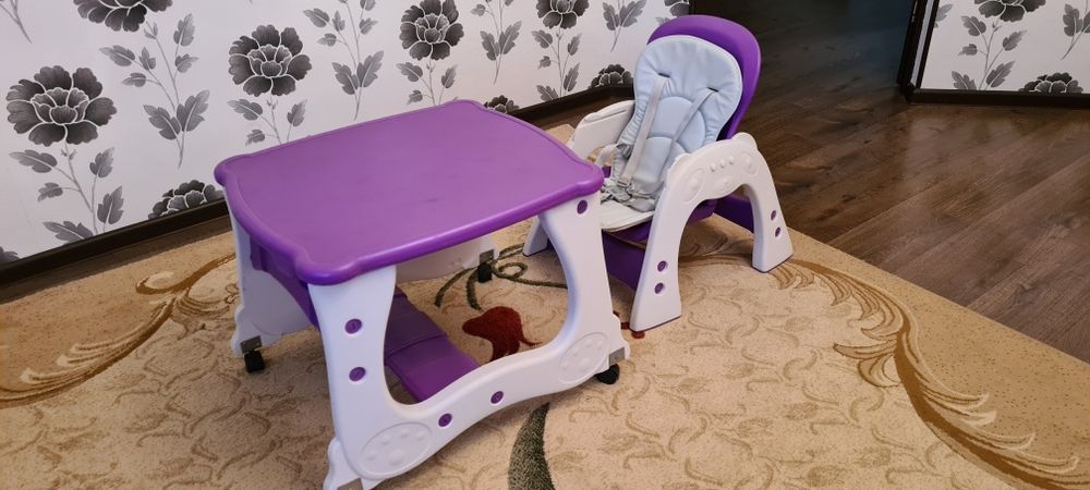 Детский кормильный стол и парта