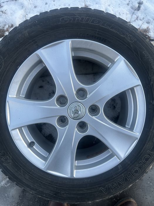 Р16 Тойота оригинал без шин