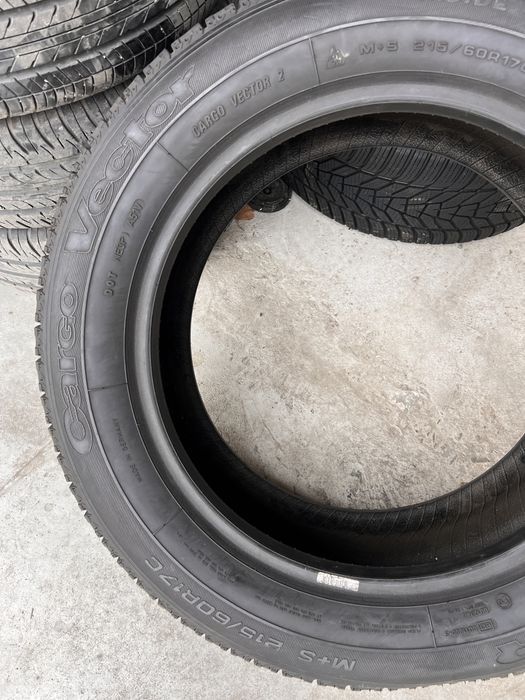 2 anvelope M+S 215/60/17 c , goodyear !