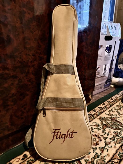 укулеле flight