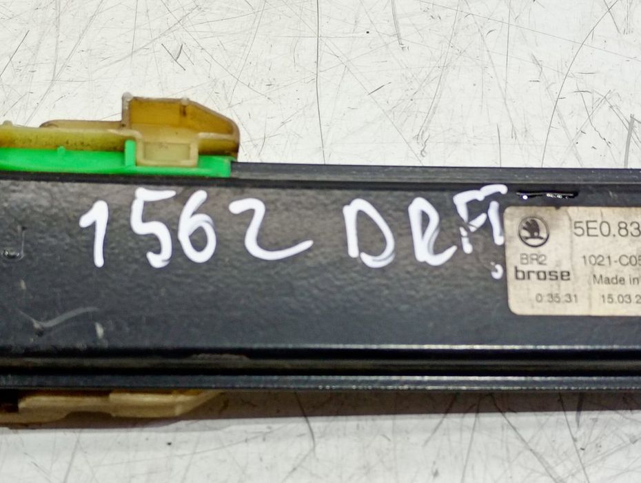 Macara geam dreapta fata 5E0837462 Skoda Octavia 3 (2013 - 2017) 1.6 tdi CRKB