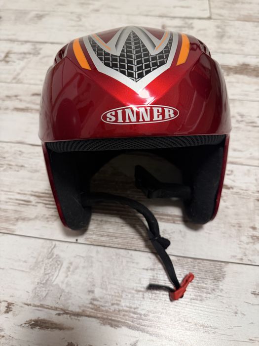 Детско ски яке и каска