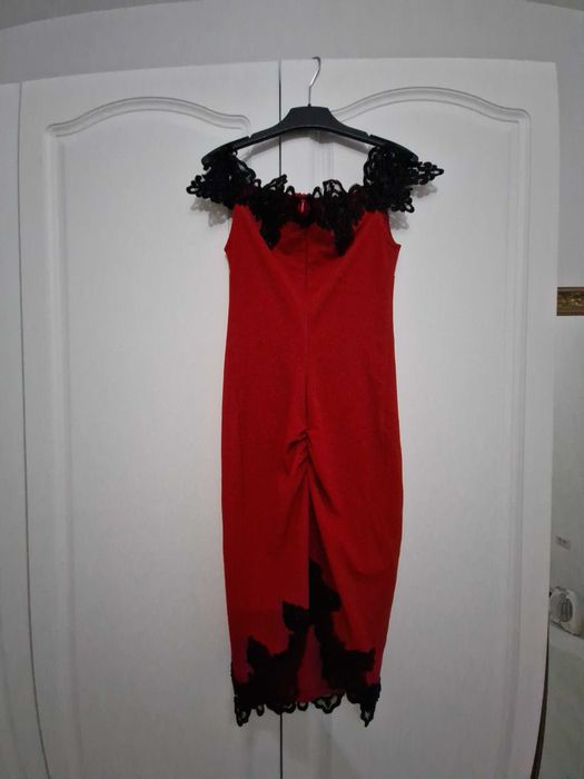 Rochie rosie de seara