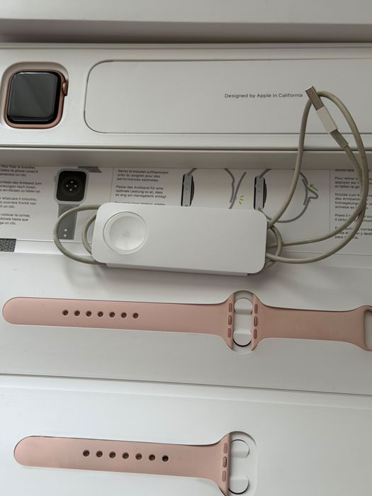 Apple watch SE Rose Gold
