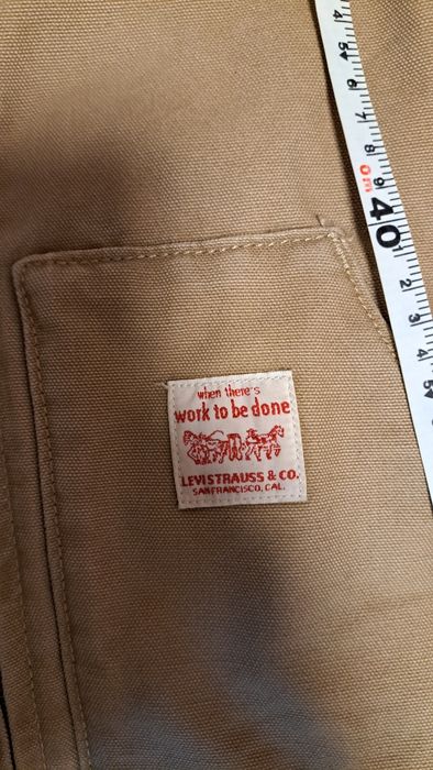 Vesta levis work wear.       Carhartt dickies deus