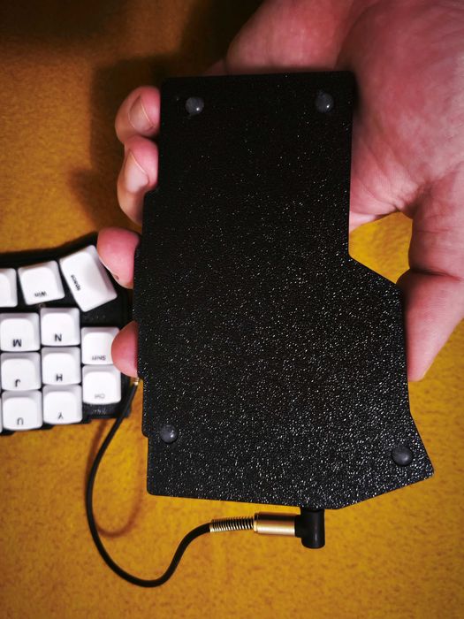 Ергономична програмируема механична клавиатура