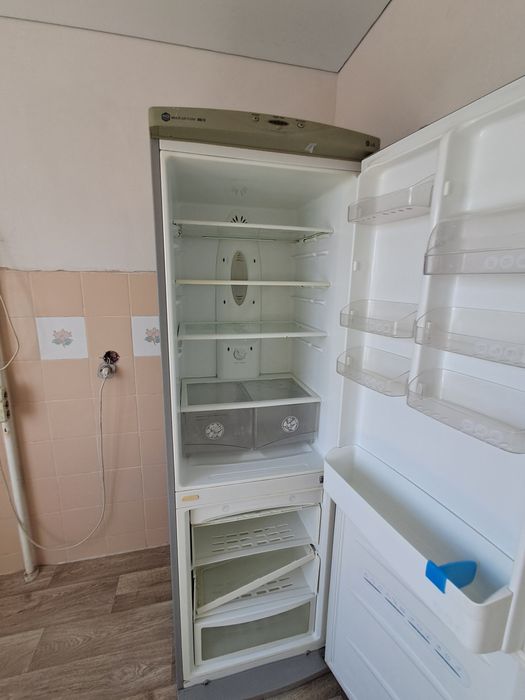Продам холодильник LG