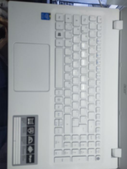 Acer Aspire    E5.
